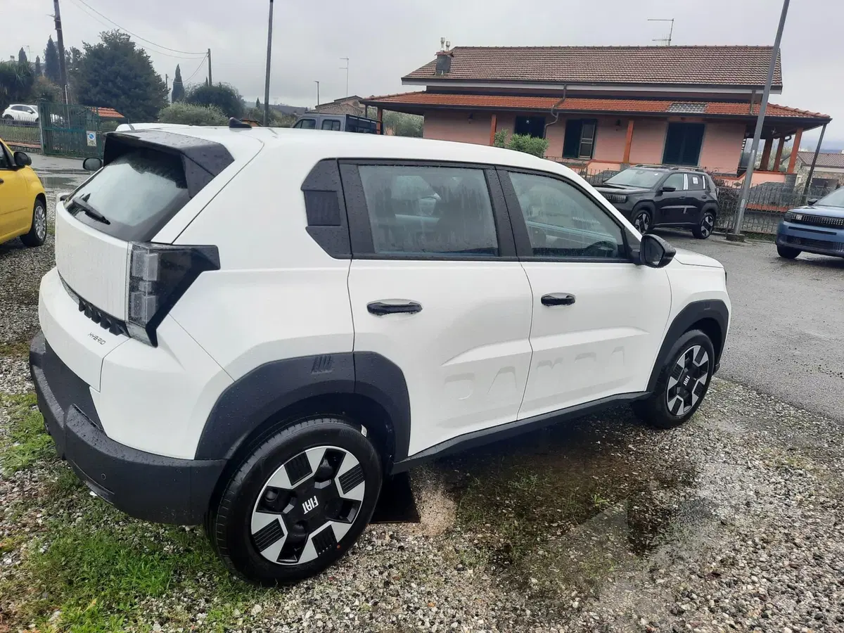 Fiat Grande Panda nuova a La Spezia (8)