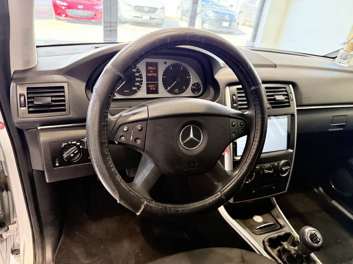 Mercedes-Benz Classe B usata a Latina (11)