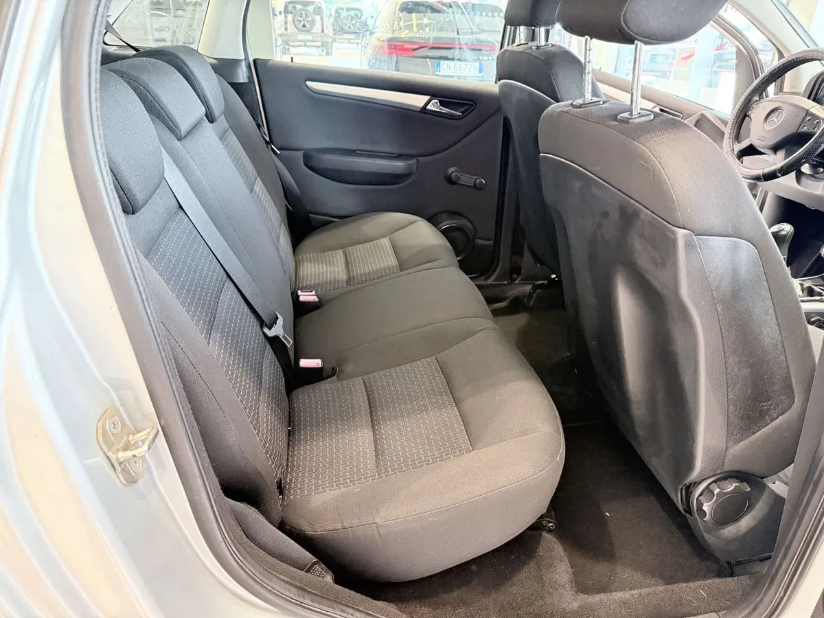 Mercedes-Benz Classe B usata a Latina (9)