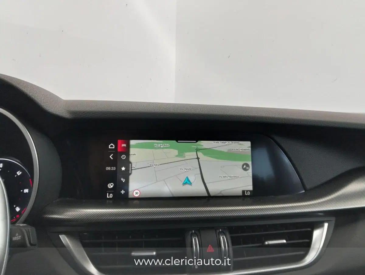 Alfa Romeo Stelvio usata a Como (13)
