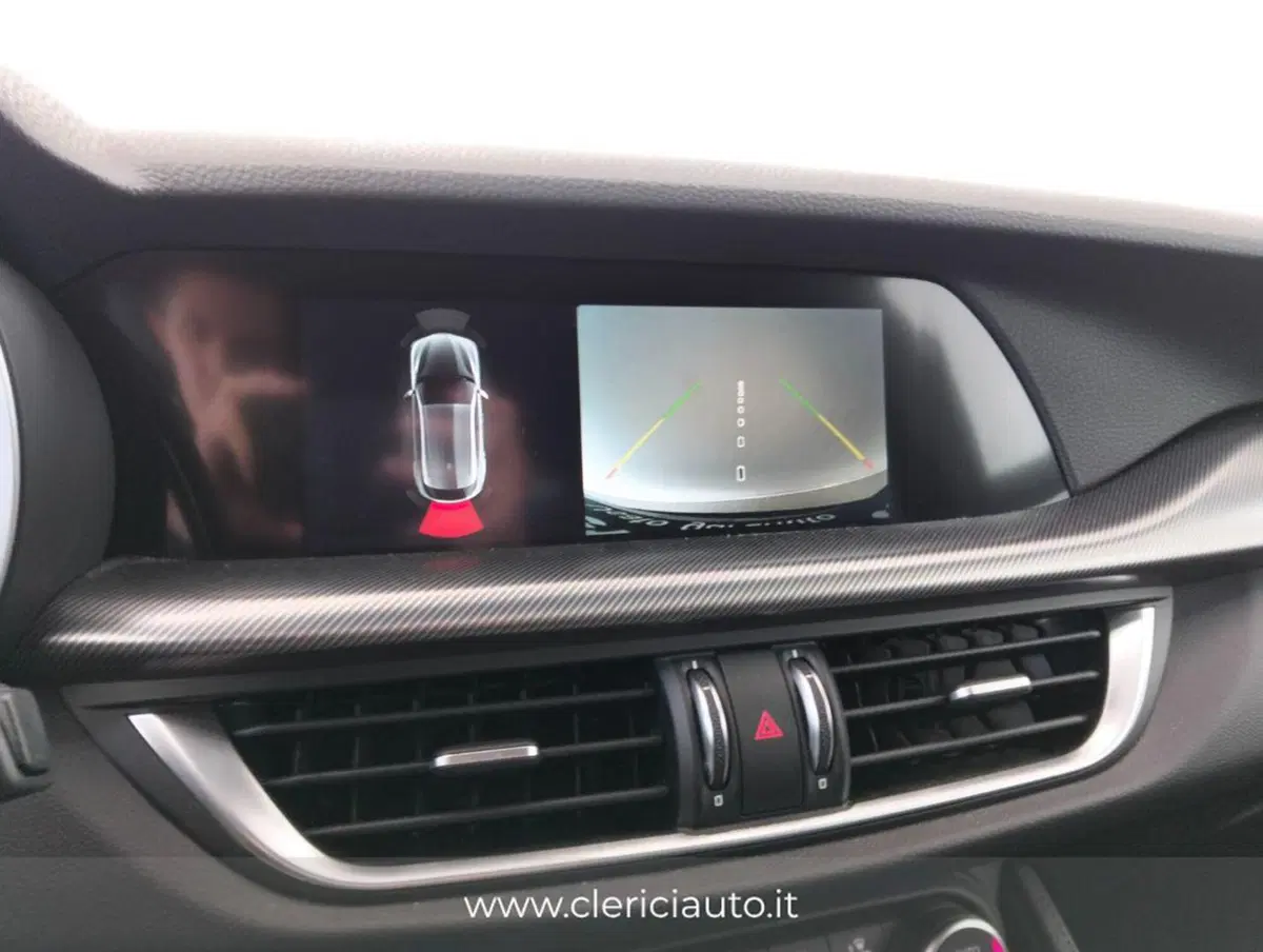 Alfa Romeo Stelvio usata a Como (14)