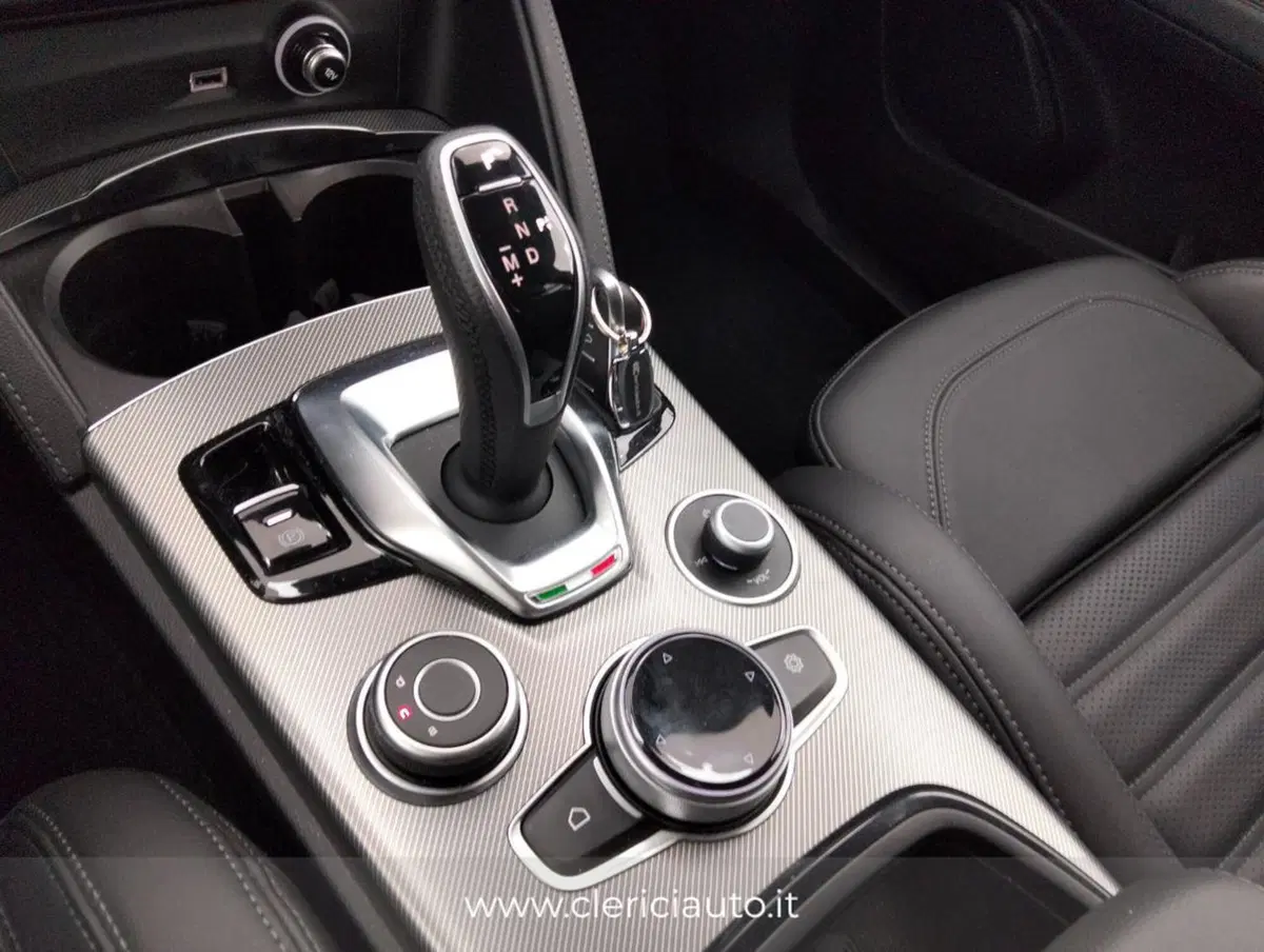 Alfa Romeo Stelvio usata a Como (16)