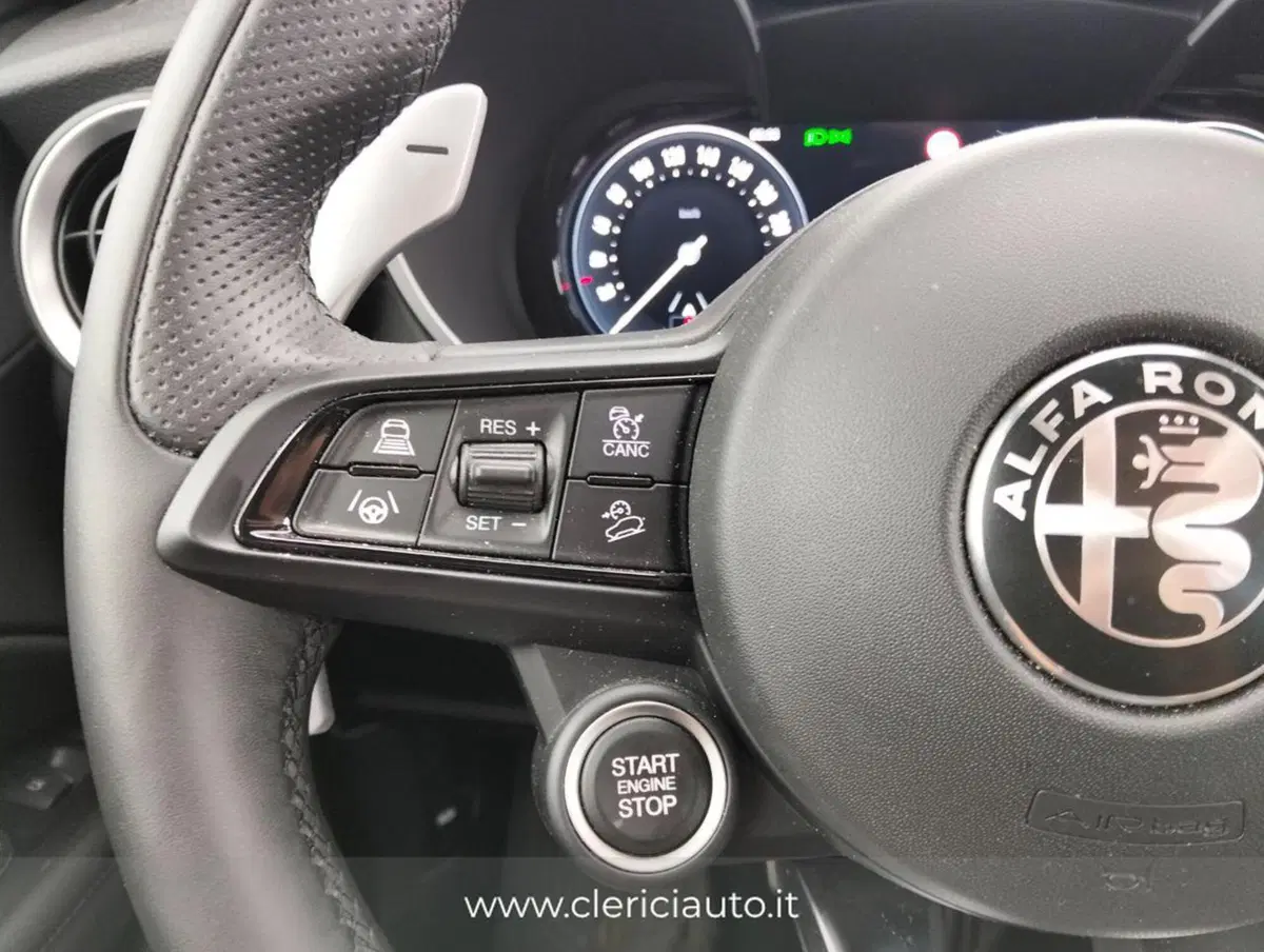Alfa Romeo Stelvio usata a Como (19)