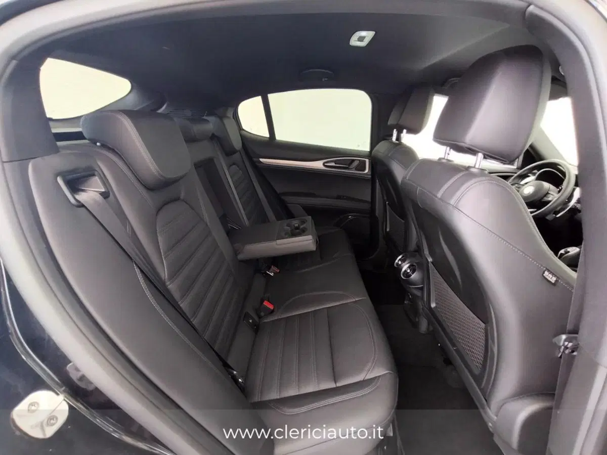 Alfa Romeo Stelvio usata a Como (5)