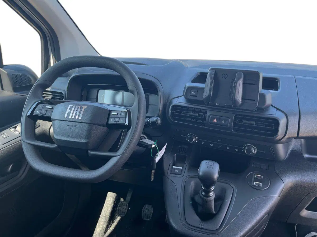 Fiat Doblò Furgone nuova a Bari (8)