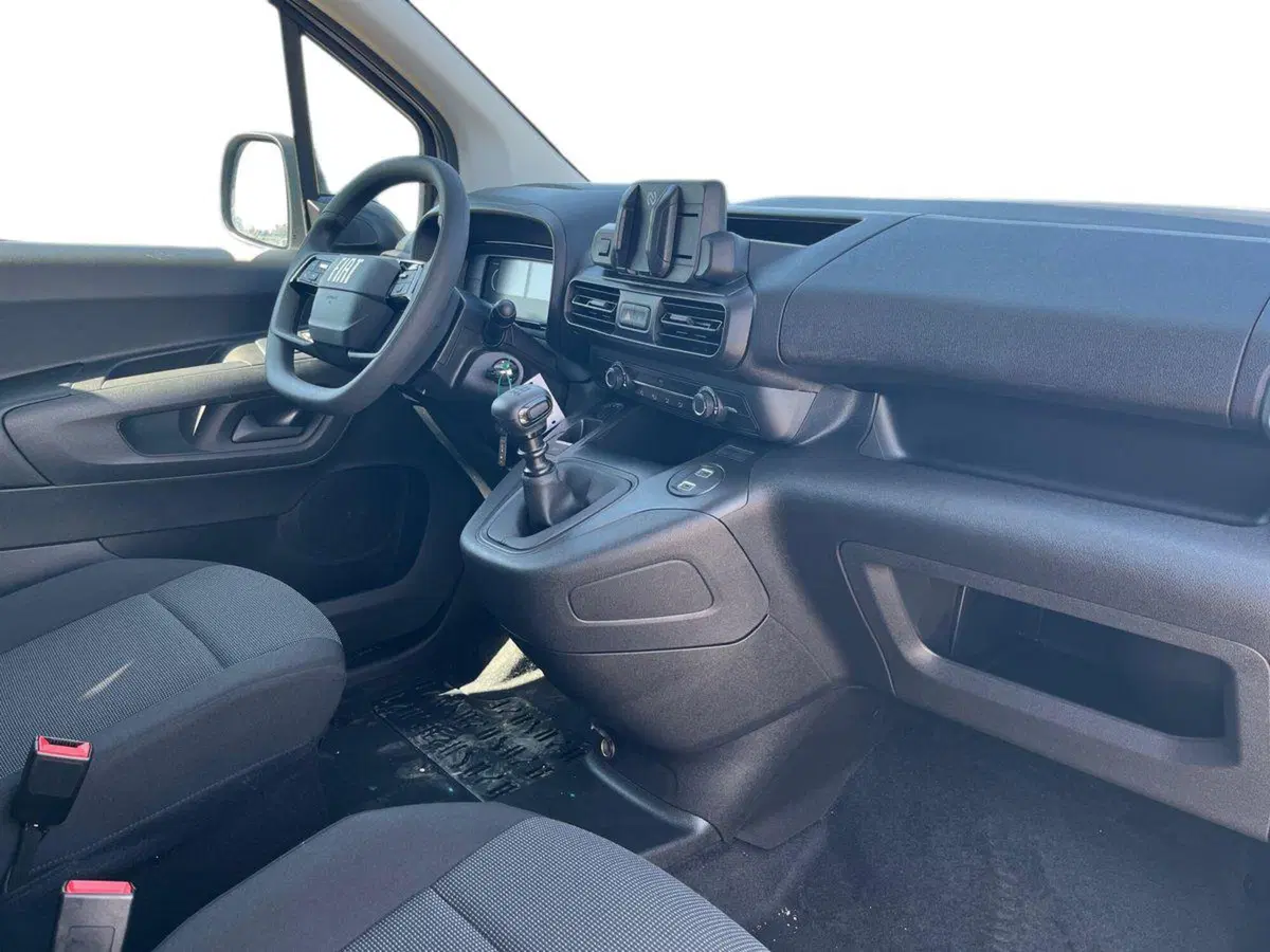 Fiat Doblò Furgone nuova a Bari (9)