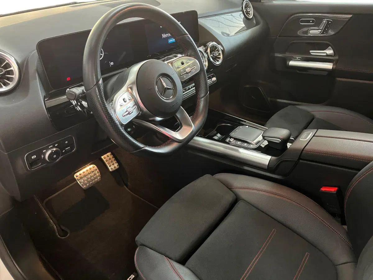 Mercedes-Benz GLA SUV usata a Bari (10)