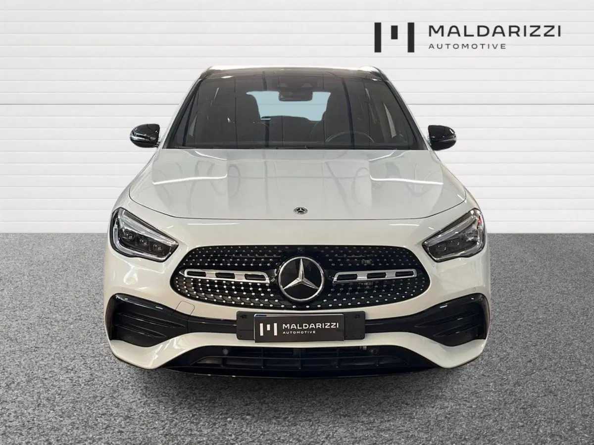 Mercedes-Benz GLA SUV usata a Bari (2)