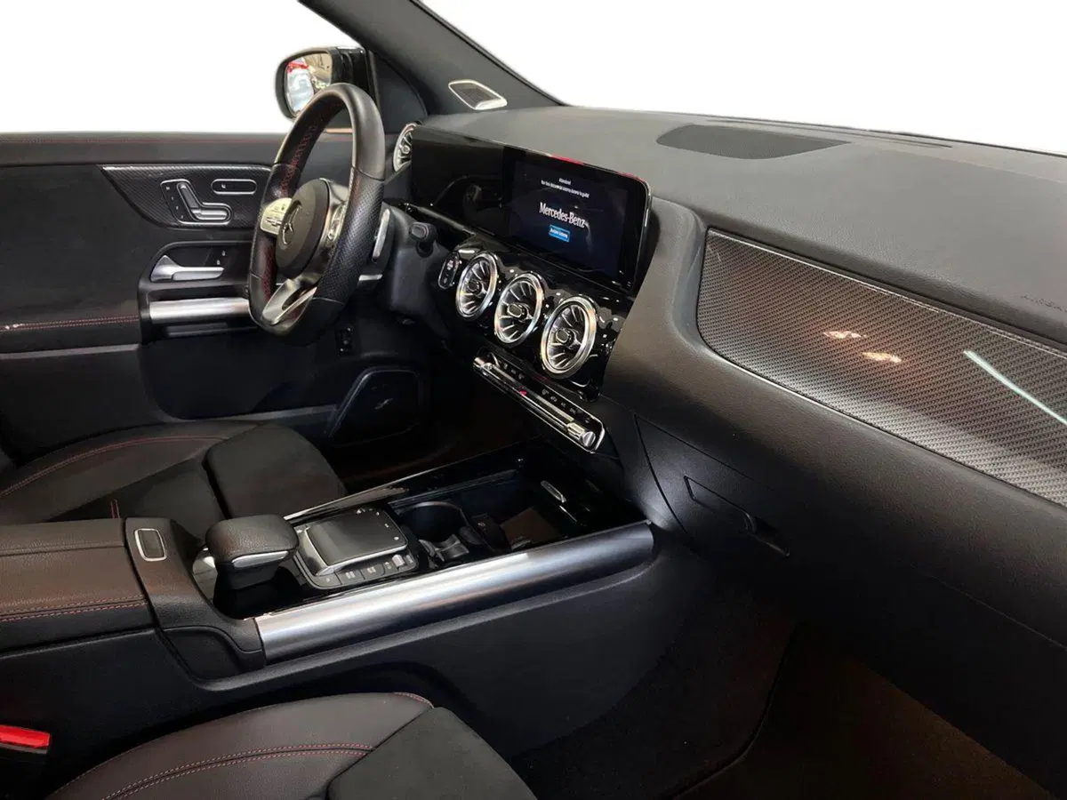 Mercedes-Benz GLA SUV usata a Bari (9)