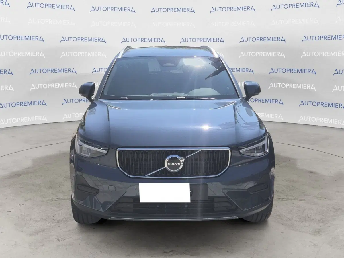 Volvo XC40 nuova a Como (2)
