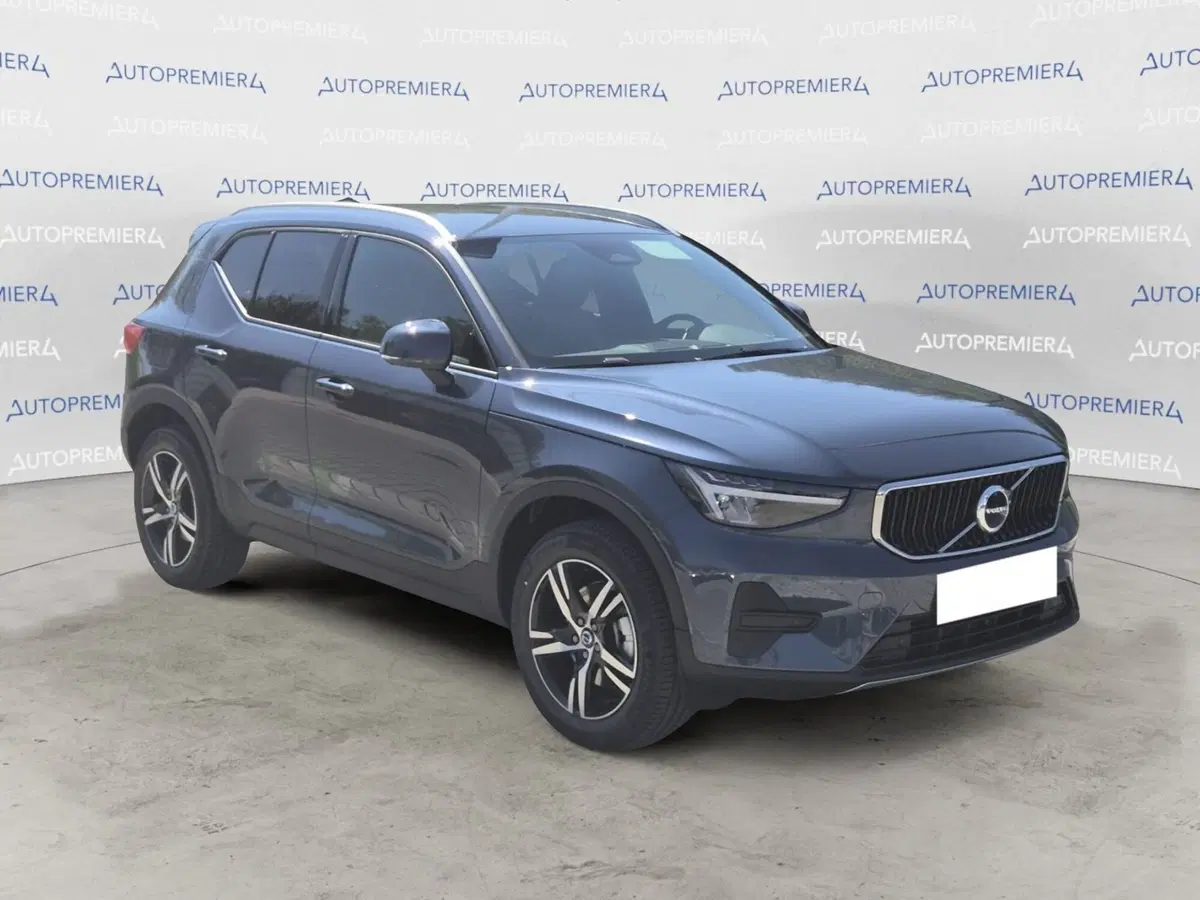 Volvo XC40 nuova a Como (3)
