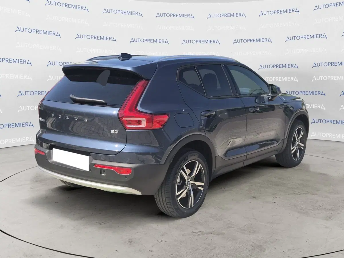 Volvo XC40 nuova a Como (5)