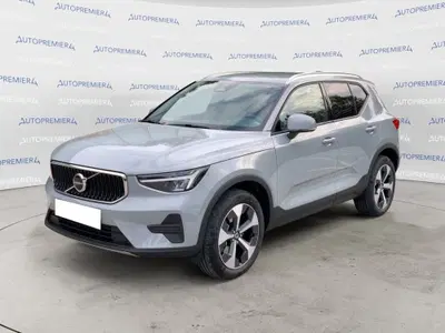 Volvo XC40 B3 automatico Core N1 nuova a Como