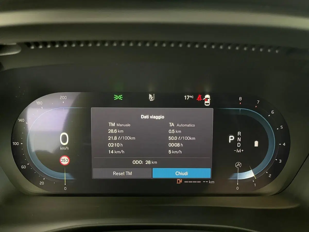 Volvo XC40 nuova a Como (11)