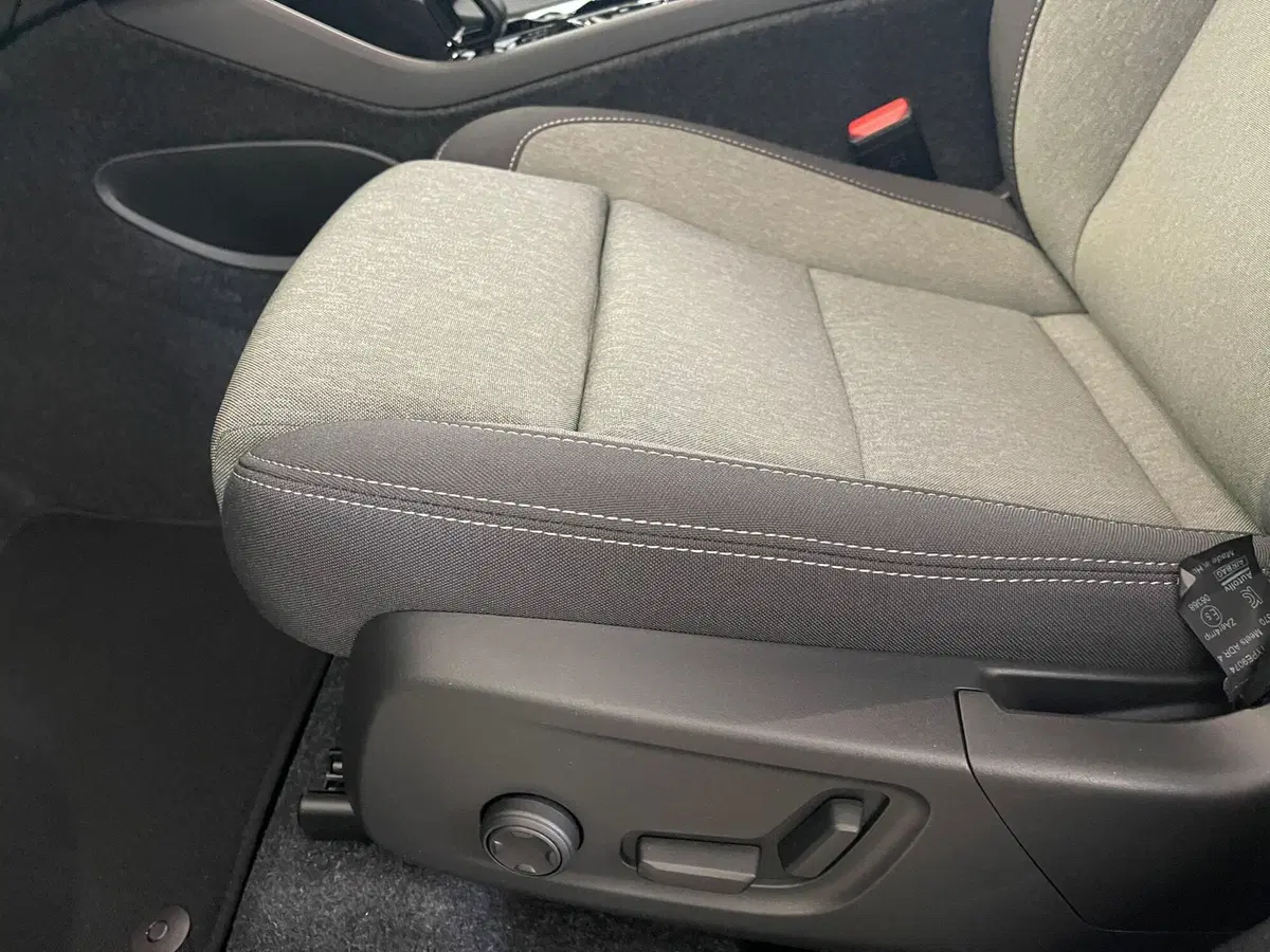 Volvo XC40 nuova a Como (12)