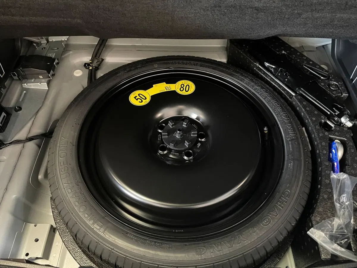 Volvo XC40 nuova a Como (16)