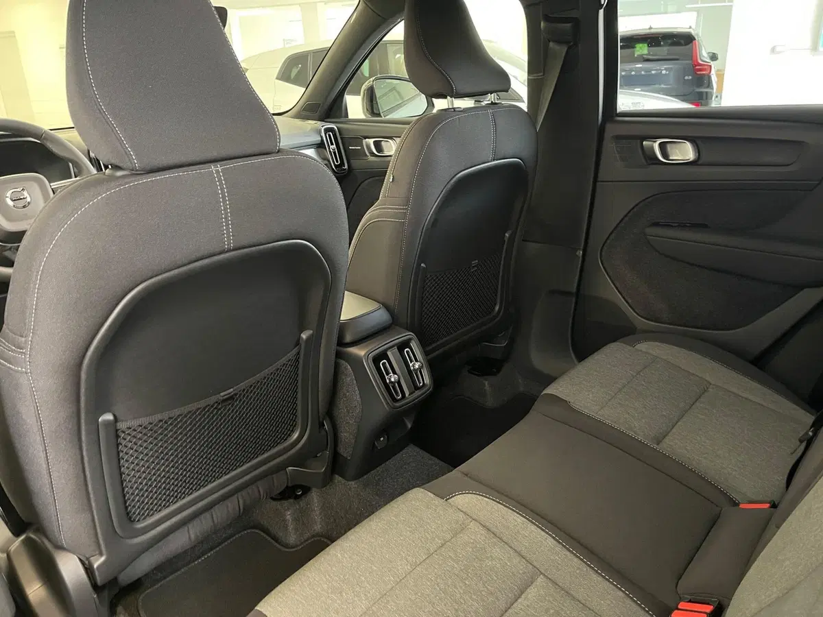 Volvo XC40 nuova a Como (9)