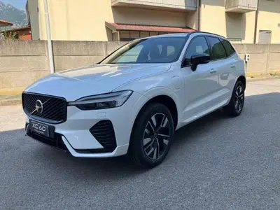 Volvo XC60 2.0 t6 phev Plus Dark awd auto nuova a Como
