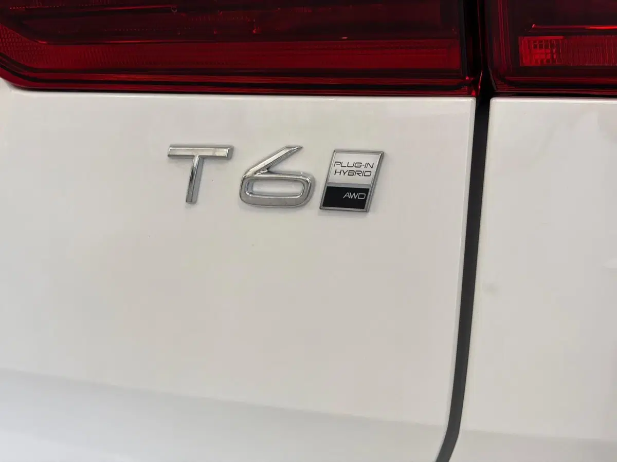 Volvo XC60 nuova a Como (15)