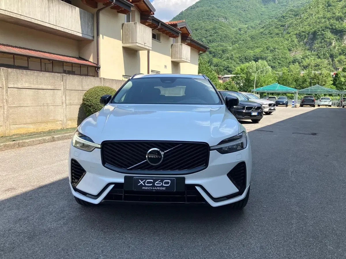 Volvo XC60 nuova a Como (2)