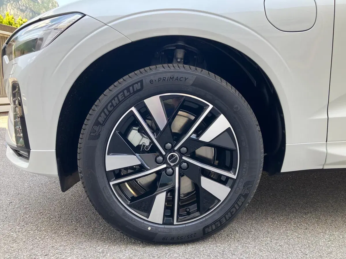 Volvo XC60 nuova a Como (7)