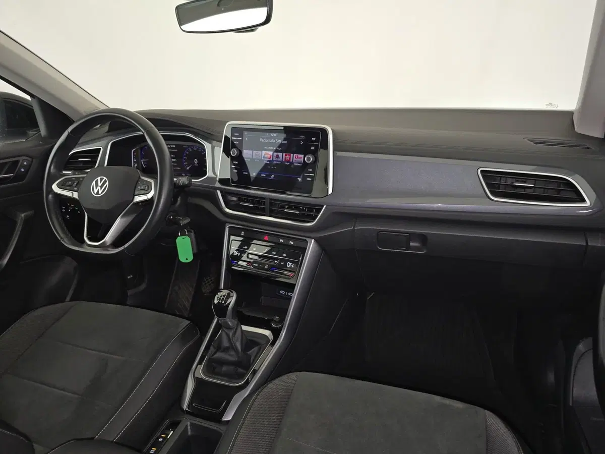 Volkswagen T-Roc usata a Asti (11)