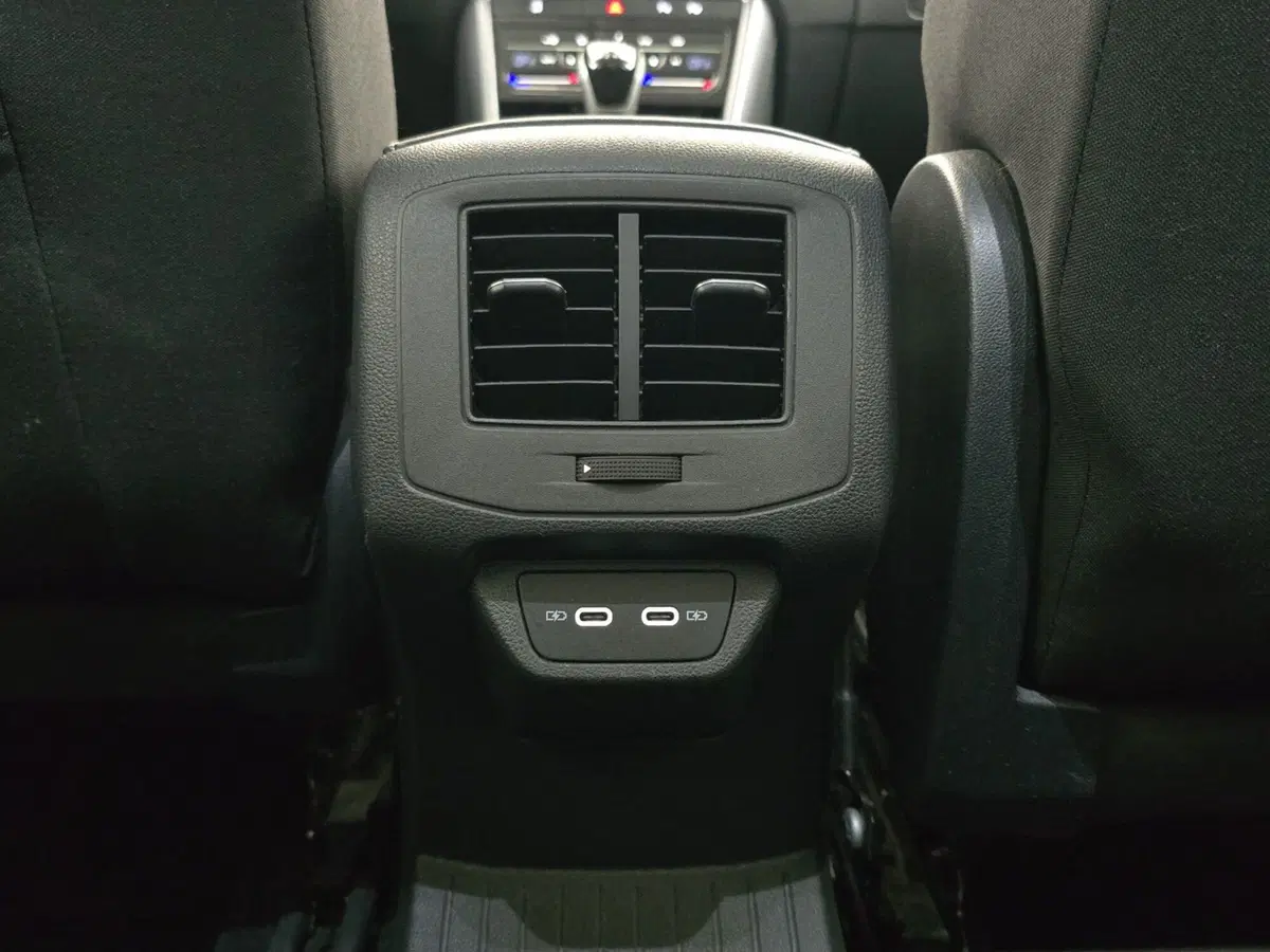 Volkswagen T-Roc usata a Asti (18)