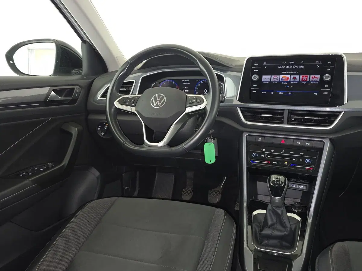Volkswagen T-Roc usata a Asti (9)