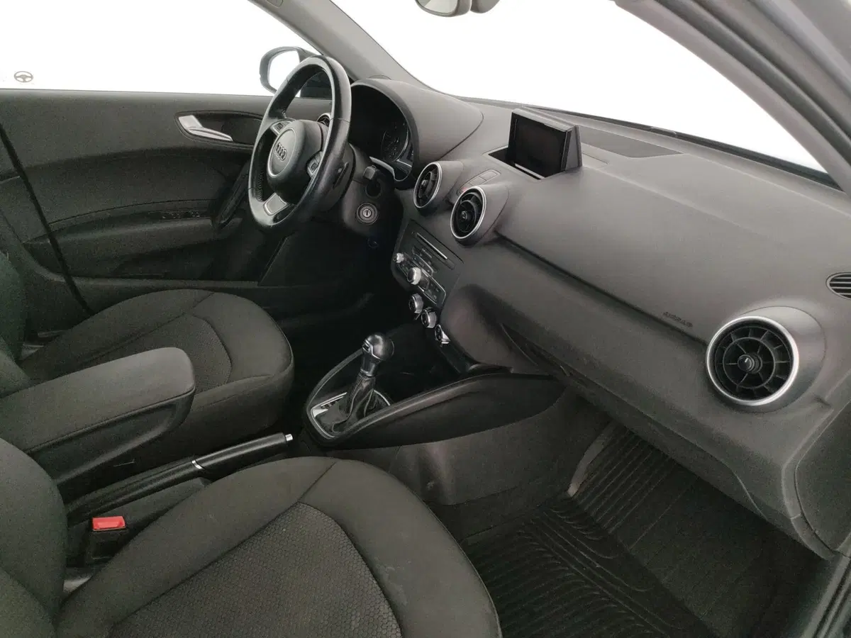 Audi A1 Sportback usata a Napoli (10)