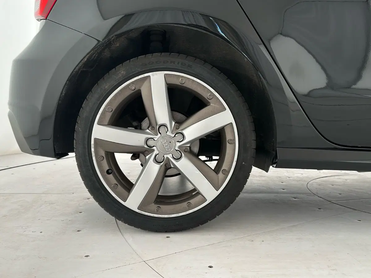 Audi A1 Sportback usata a Napoli (18)