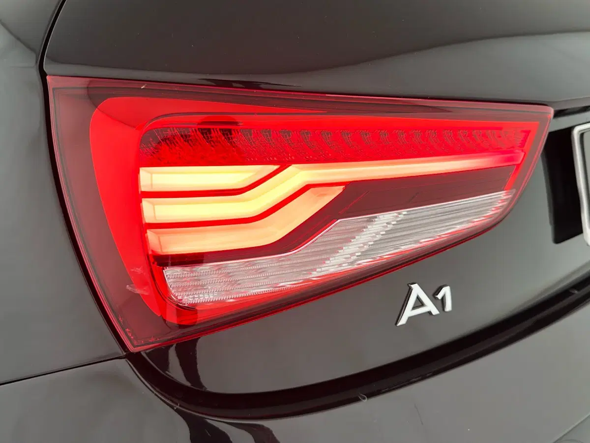 Audi A1 Sportback usata a Napoli (20)
