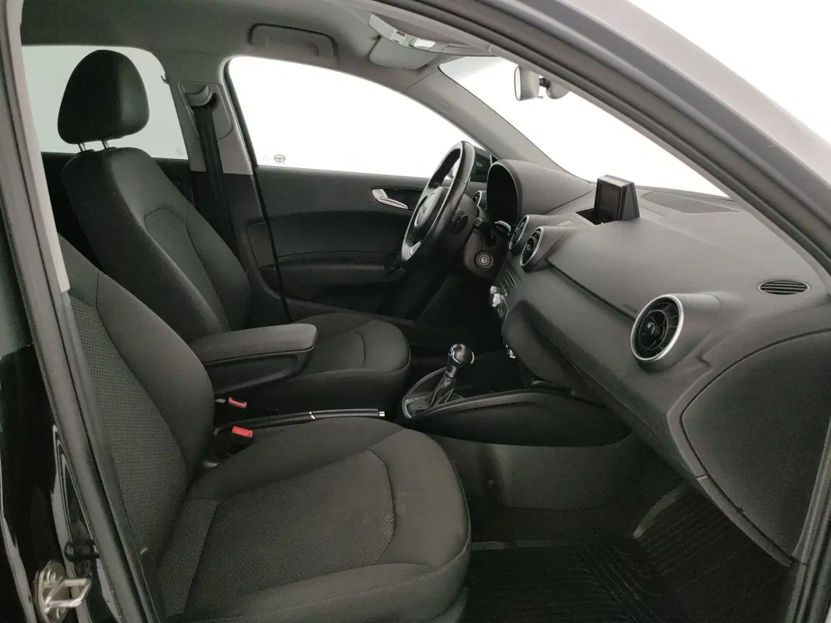 Audi A1 Sportback usata a Napoli (7)