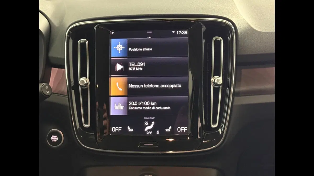 Volvo XC40 usata a Palermo (12)