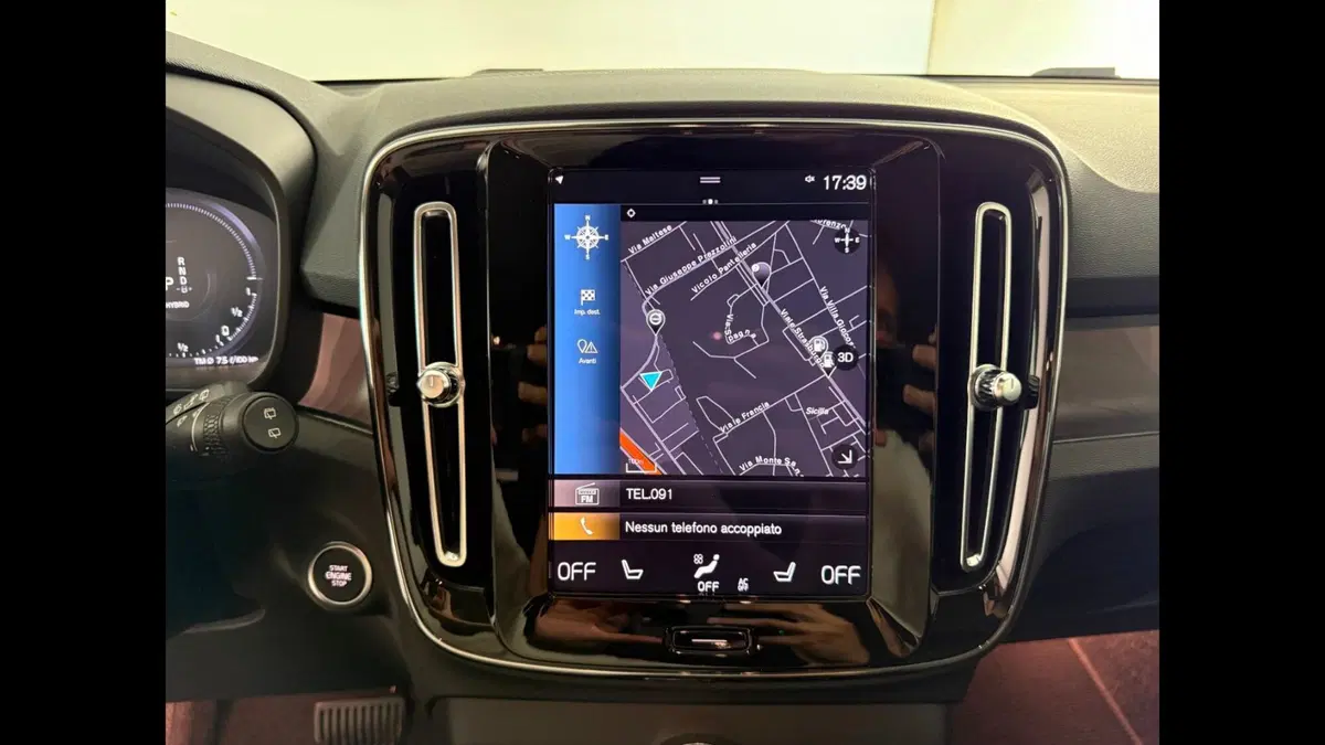 Volvo XC40 usata a Palermo (13)