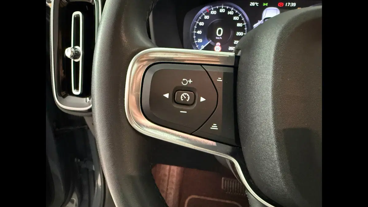 Volvo XC40 usata a Palermo (14)