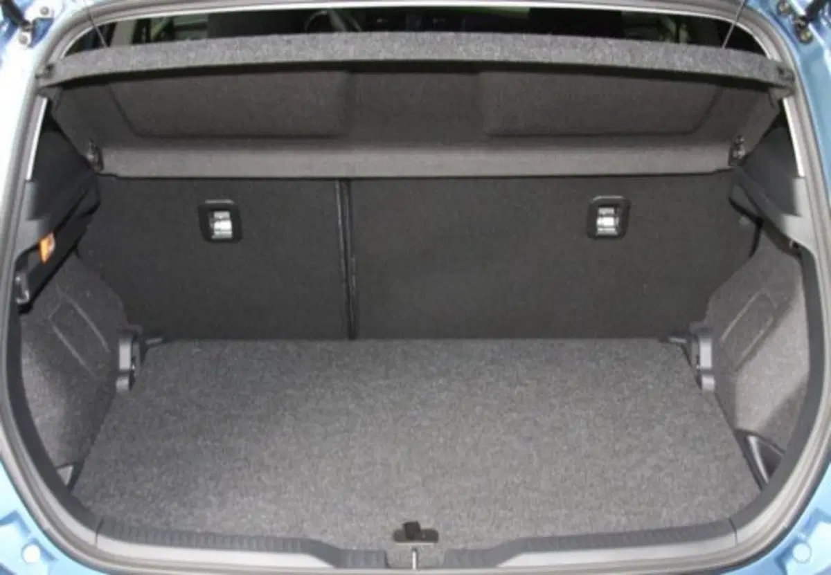 Toyota Auris usata a Palermo (12)