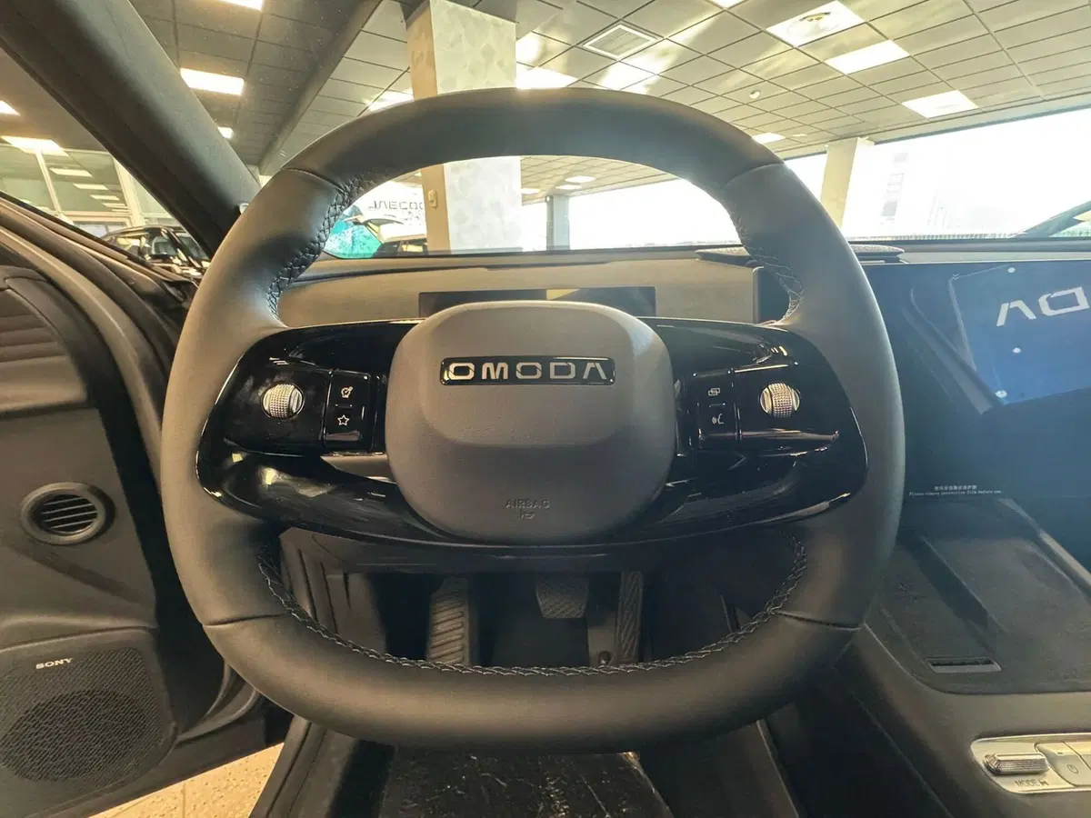 Omoda Omoda 7 SHS-P nuova a Milano (14)