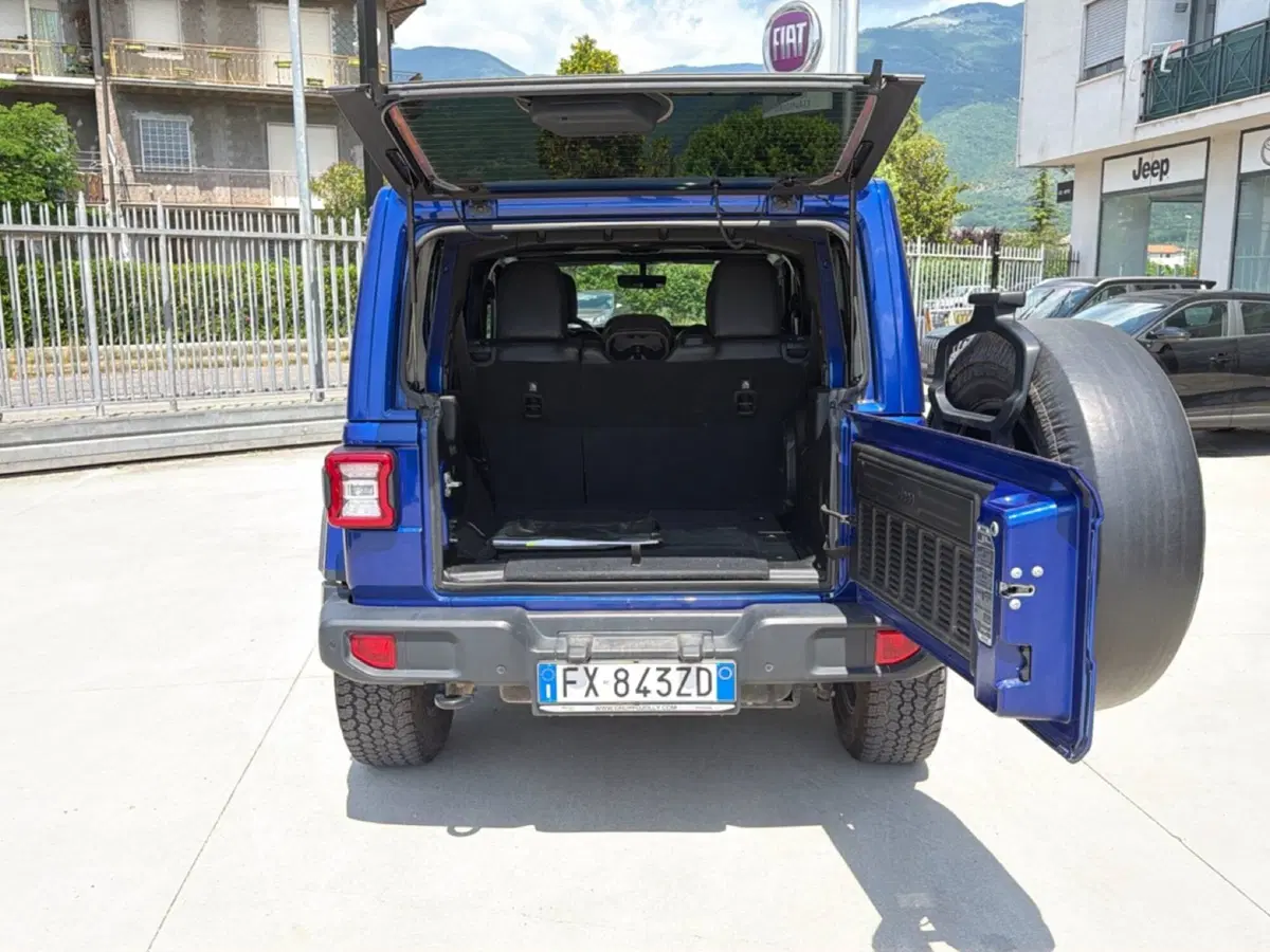 Jeep Wrangler Unlimited usata a Frosinone (14)