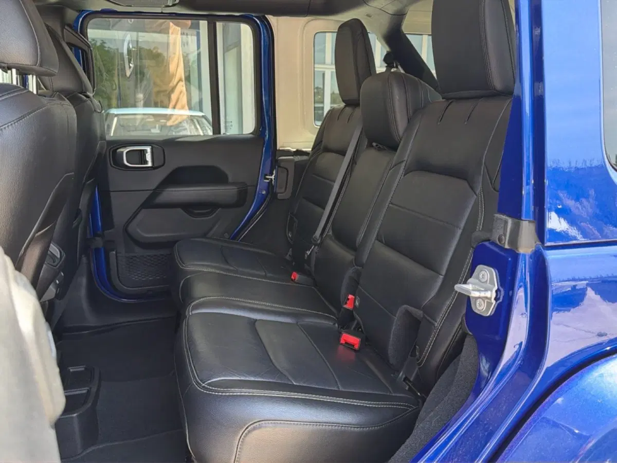 Jeep Wrangler Unlimited usata a Frosinone (19)