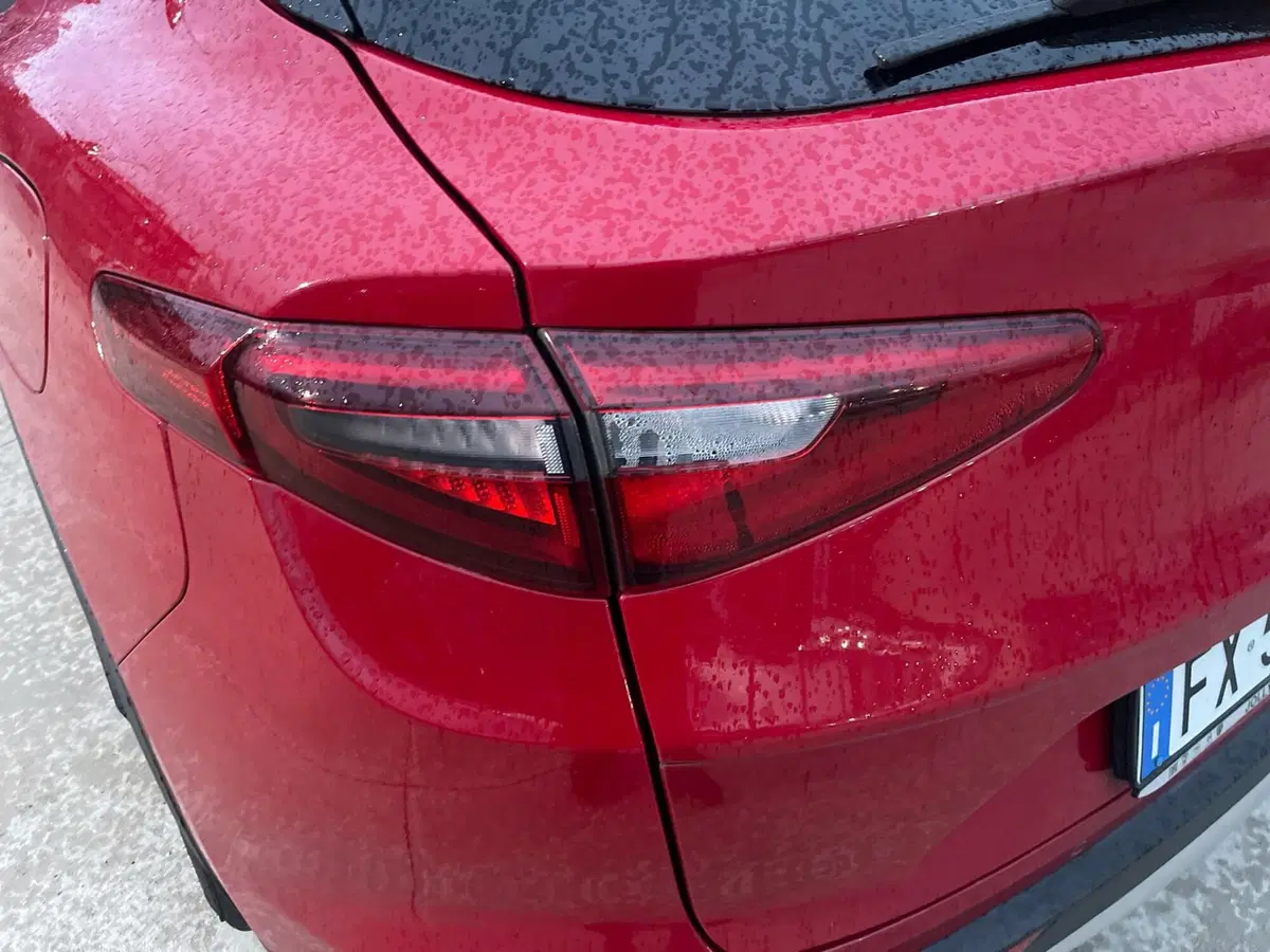 Alfa Romeo Stelvio usata a Frosinone (19)