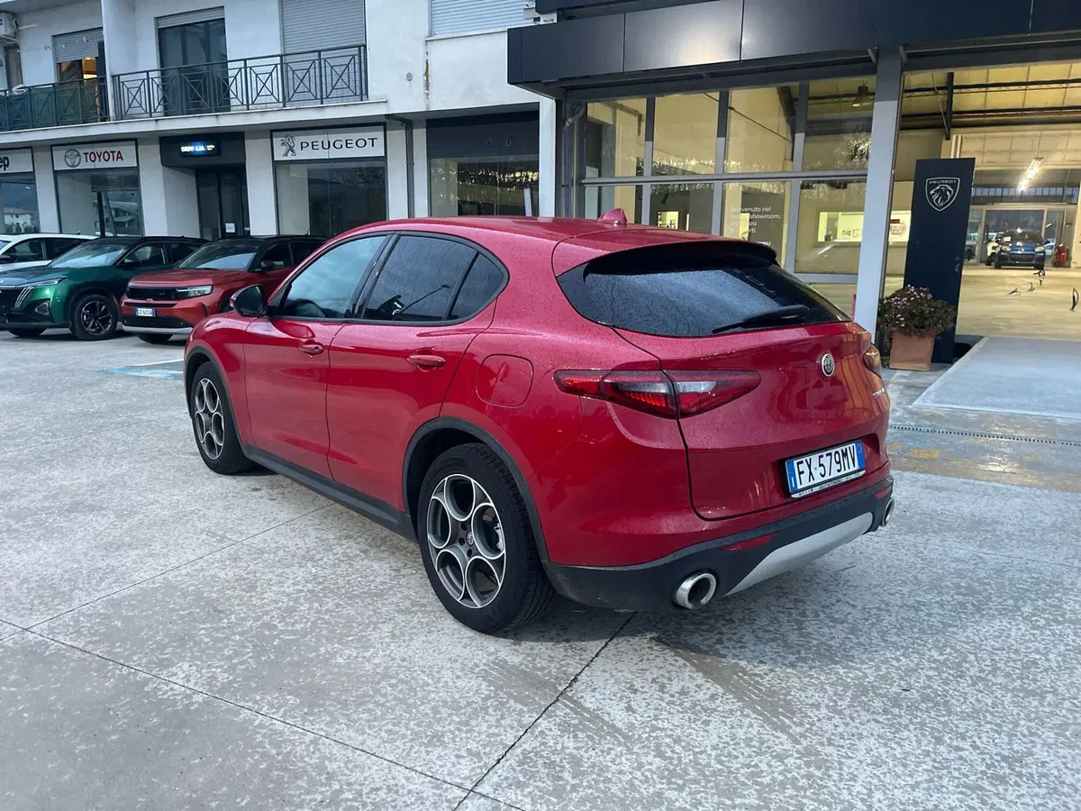 Alfa Romeo Stelvio usata a Frosinone (3)