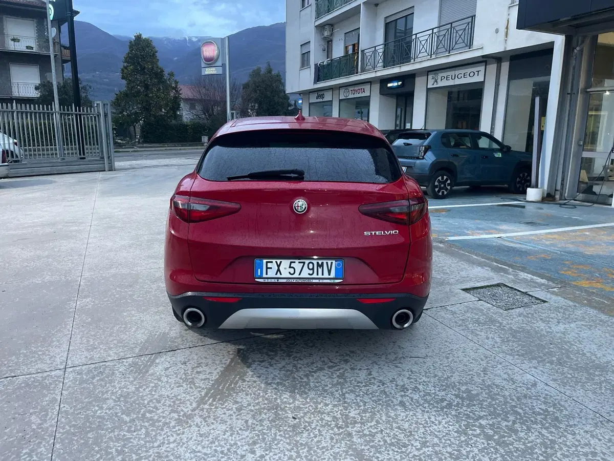 Alfa Romeo Stelvio usata a Frosinone (4)