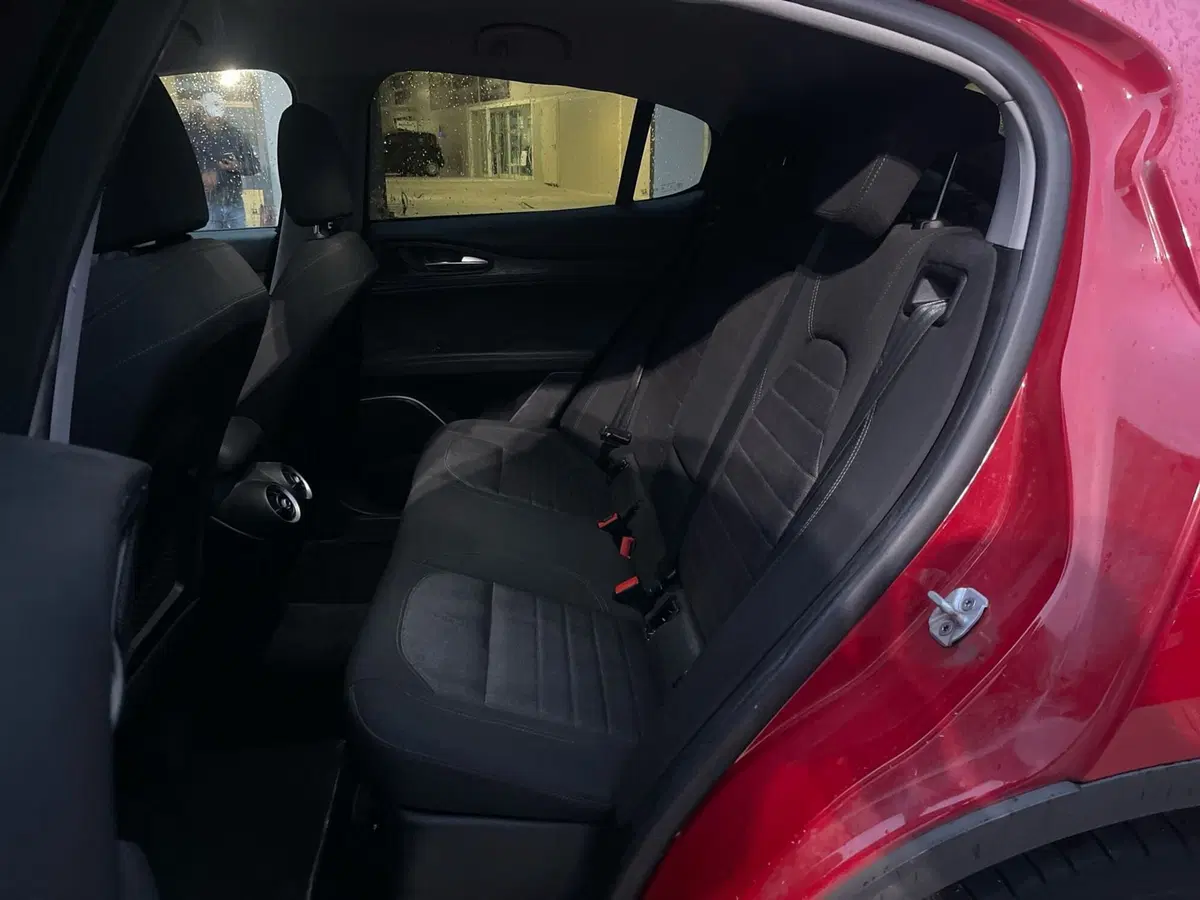 Alfa Romeo Stelvio usata a Frosinone (8)