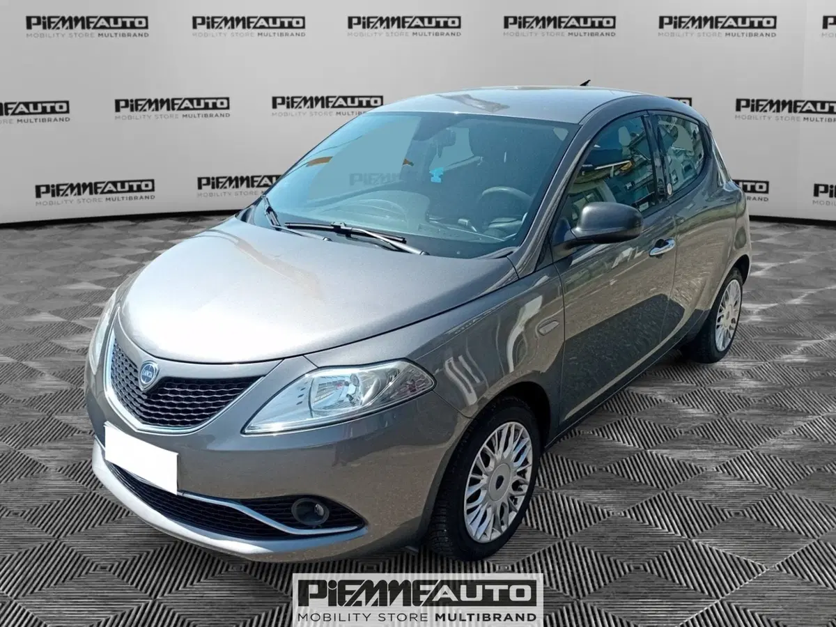 Lancia Ypsilon usata a Parma