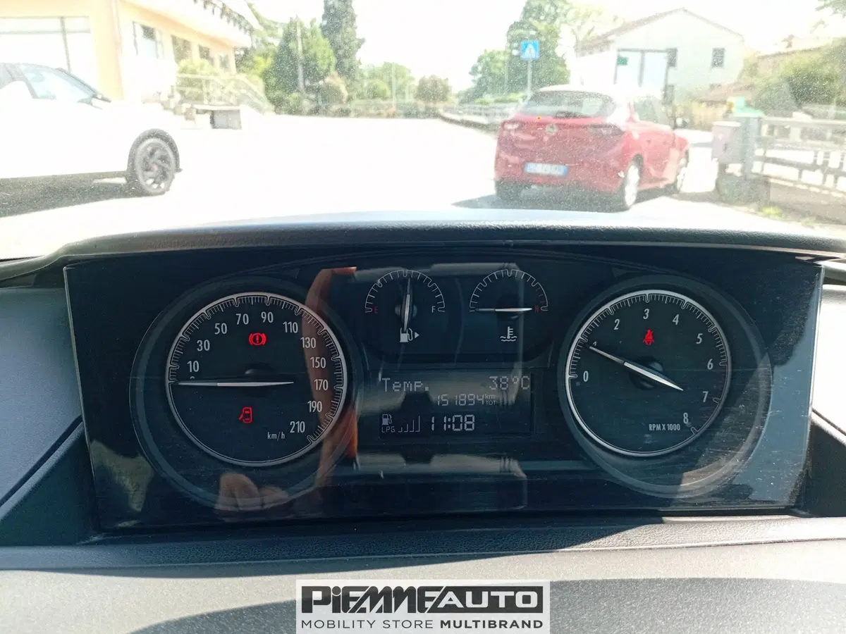Lancia Ypsilon usata a Parma (14)