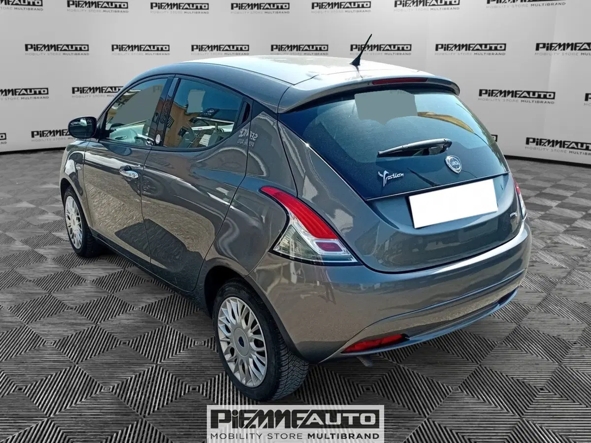 Lancia Ypsilon usata a Parma (3)