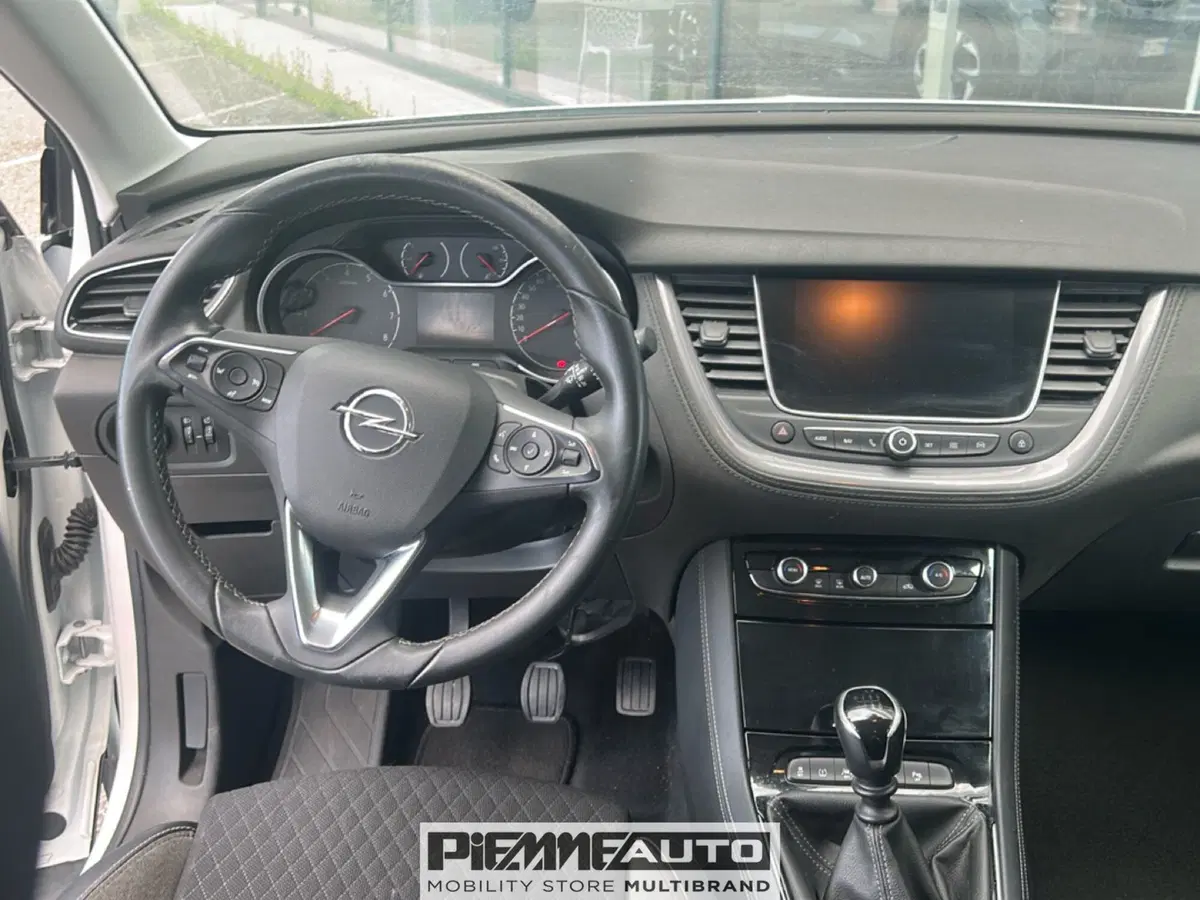 Opel Grandland X usata a Piacenza (11)