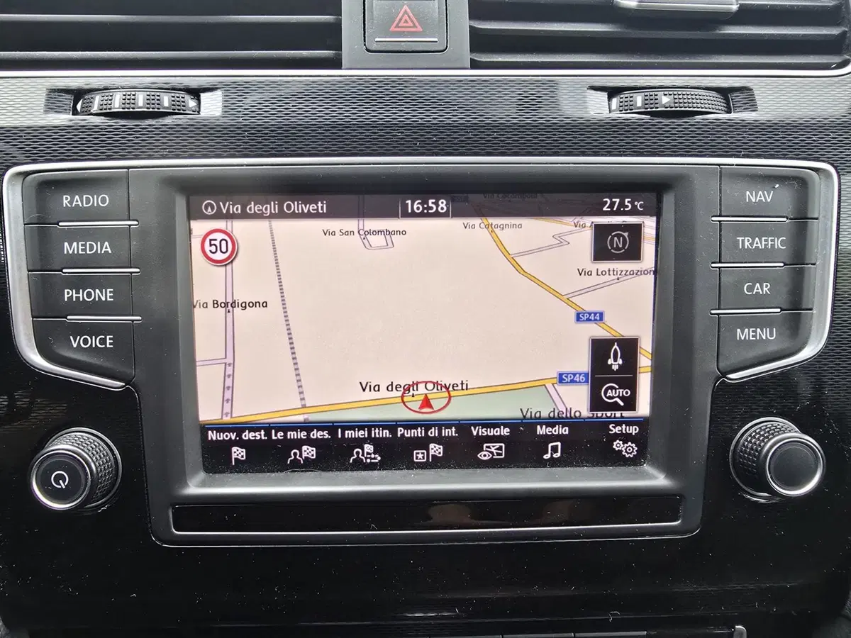 Volkswagen Golf usata a Massa-Carrara (10)