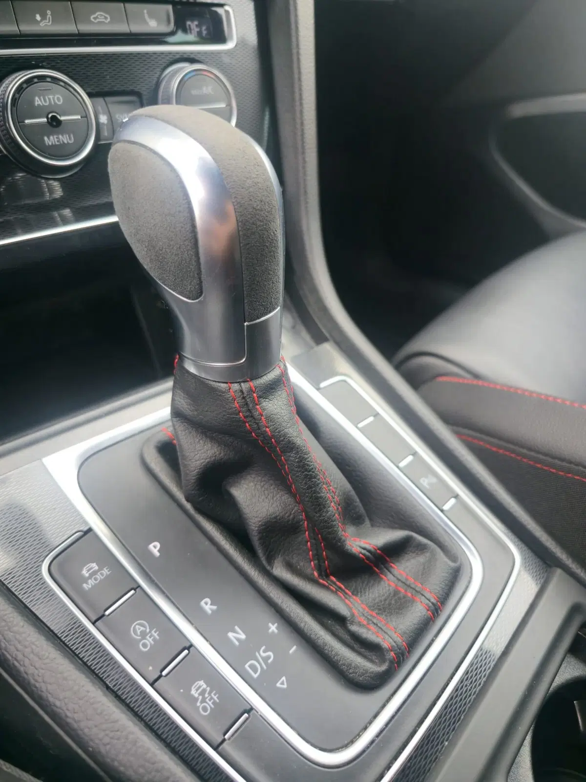 Volkswagen Golf usata a Massa-Carrara (11)