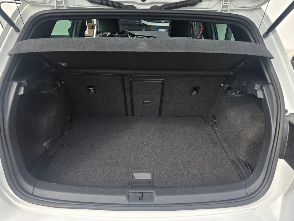 Volkswagen Golf usata a Massa-Carrara (13)